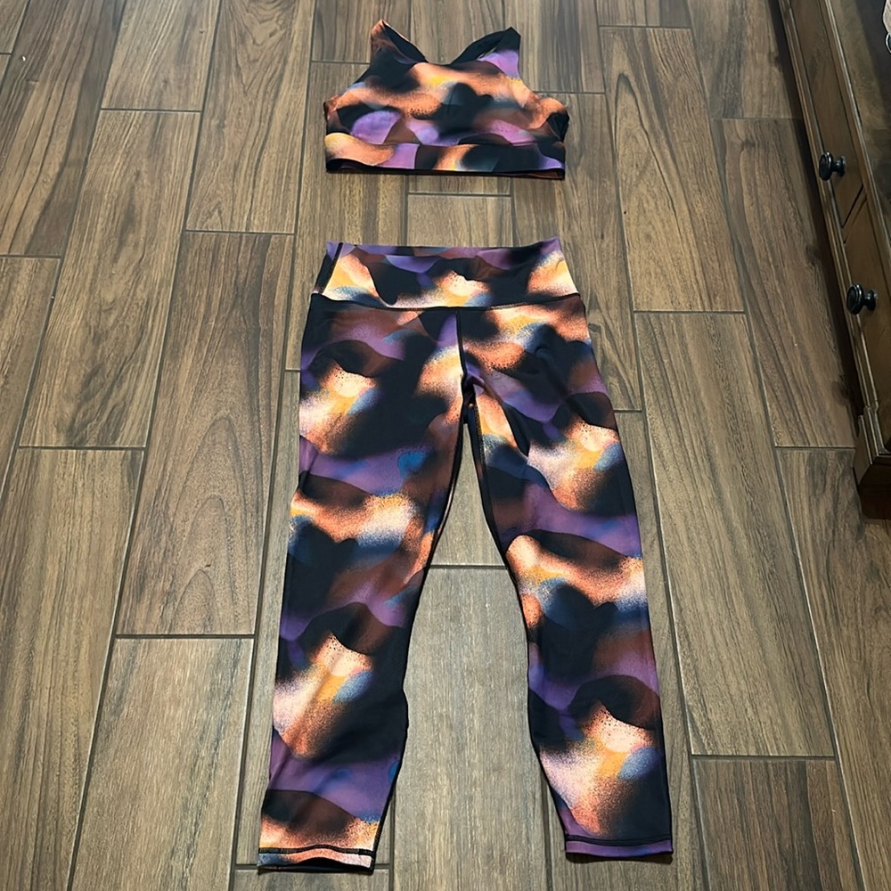 Brand New Fabletics gorgeous colors size medium set firm support